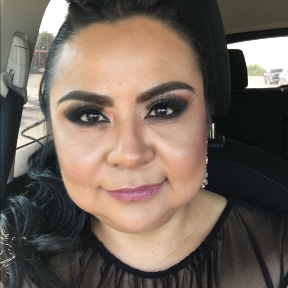 Meet your Posher, Lucy - Picture 2 of 2